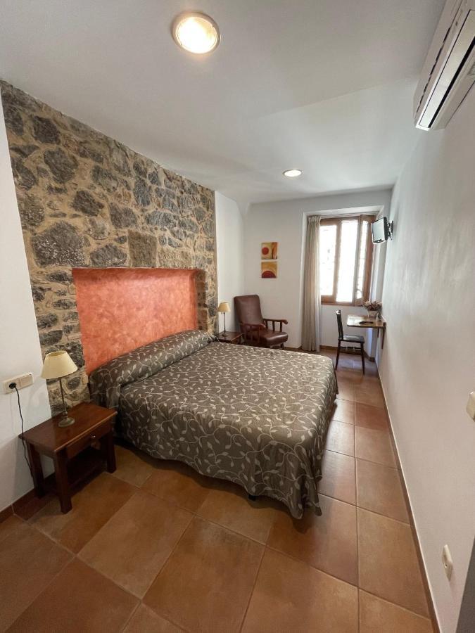 Hotel Fonda Mitja Torroella de Montgrí Zewnętrze zdjęcie
