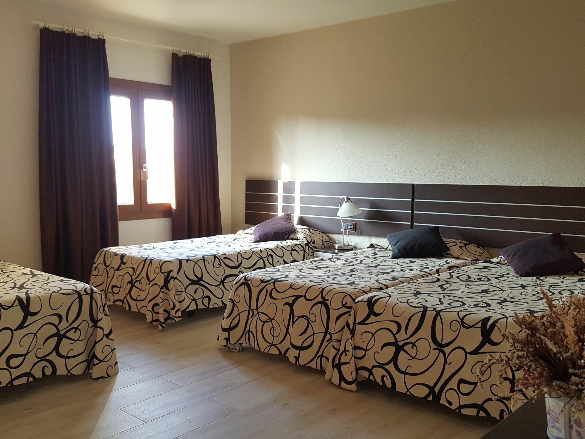 Hotel Fonda Mitja Torroella de Montgrí Zewnętrze zdjęcie